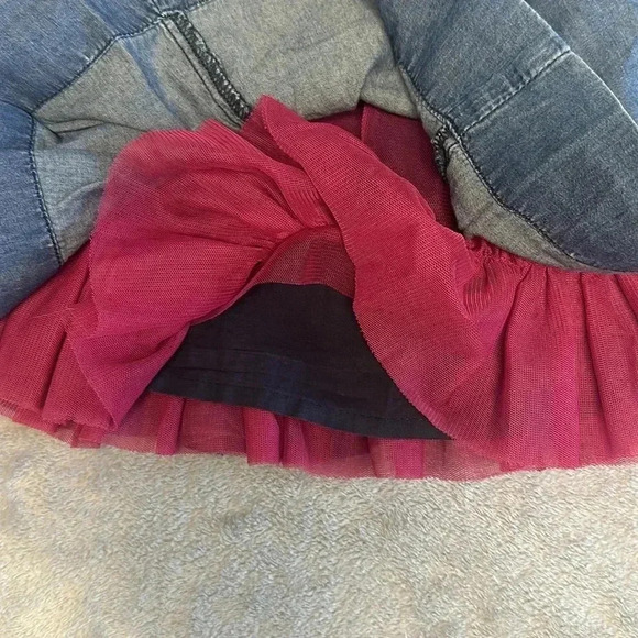 GAP - layered denim jean skirt. Size 3 - Picture 3 of 4